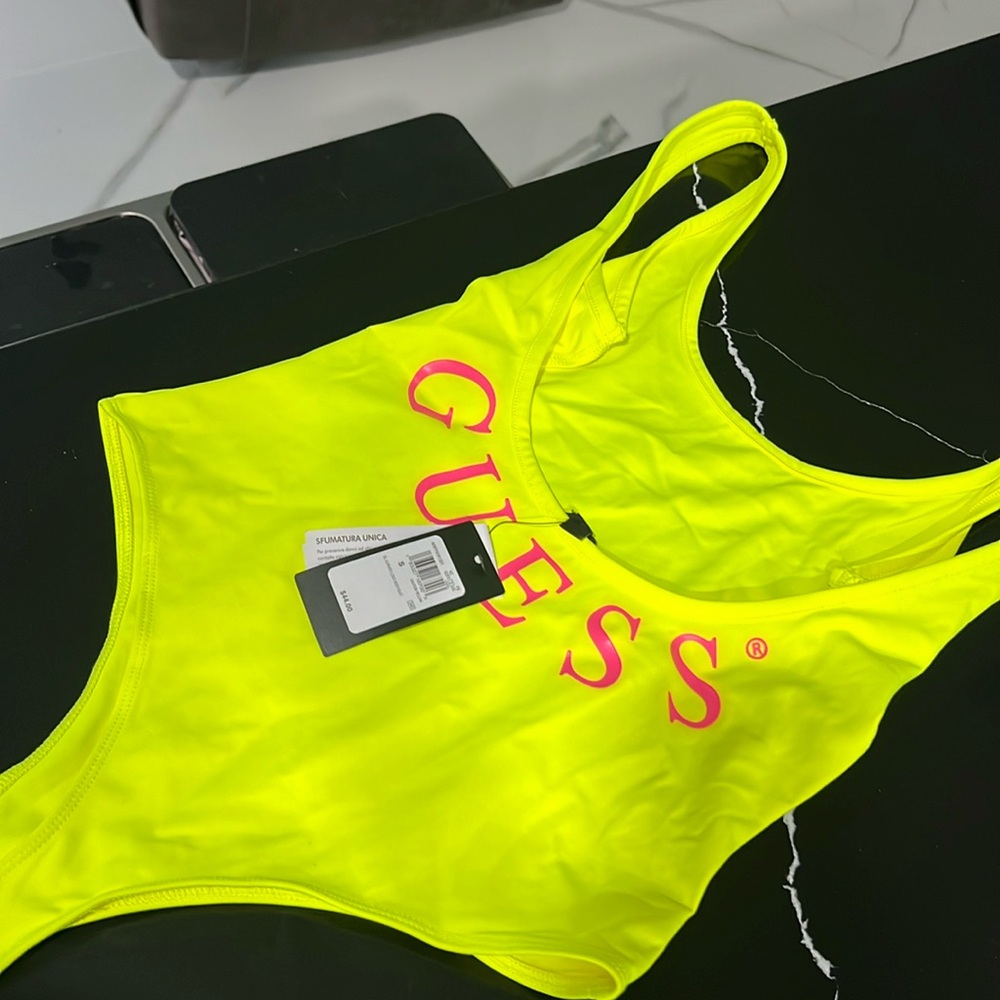 Guess body
